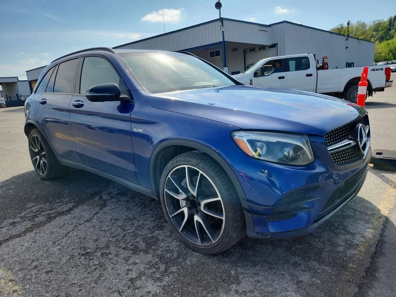Mercedes-Benz GLC * AMG 43 * АВТОКРЕДИТ БЕЗ ПЪРВОНАЧАЛНА ВНОСКА, снимка 2 - Автомобили и джипове - 54681393
