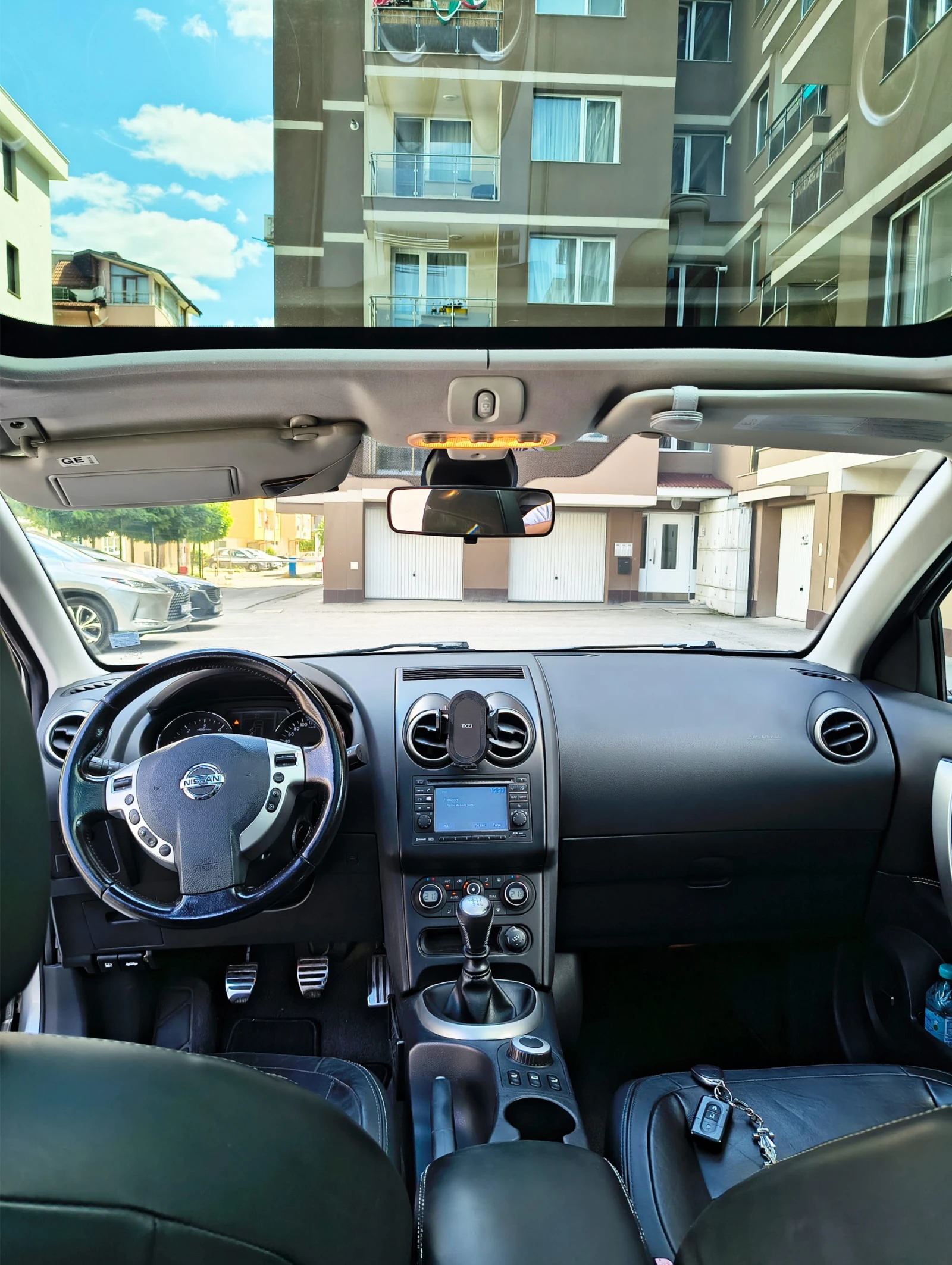 Nissan Qashqai 2.0DCI - Най-високо ниво на оборудване, снимка 9 - Автомобили и джипове - 55247698