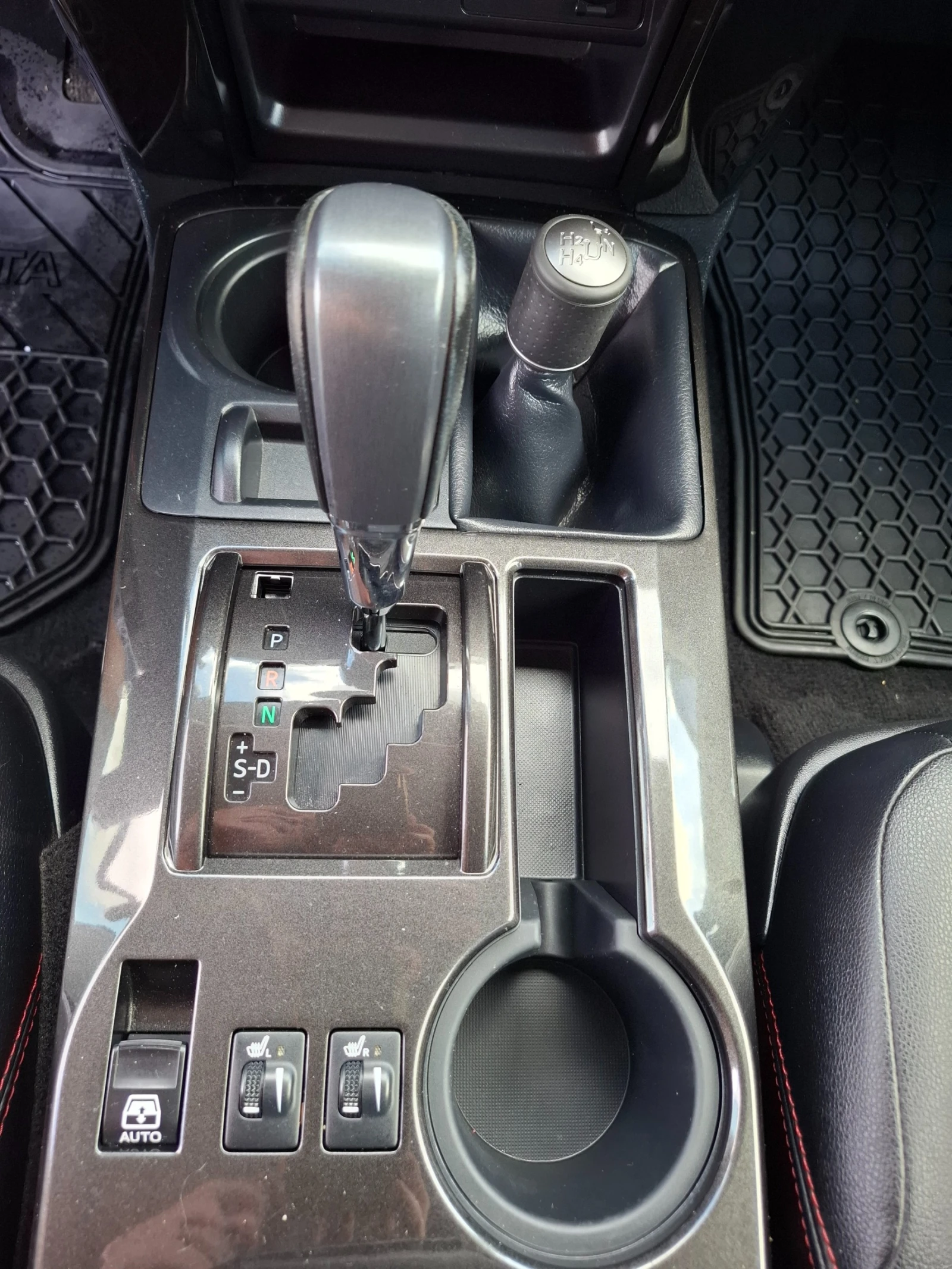 Toyota 4runner 4, 0 V6 TRD-PRO, снимка 15 - Автомобили и джипове - 55406361