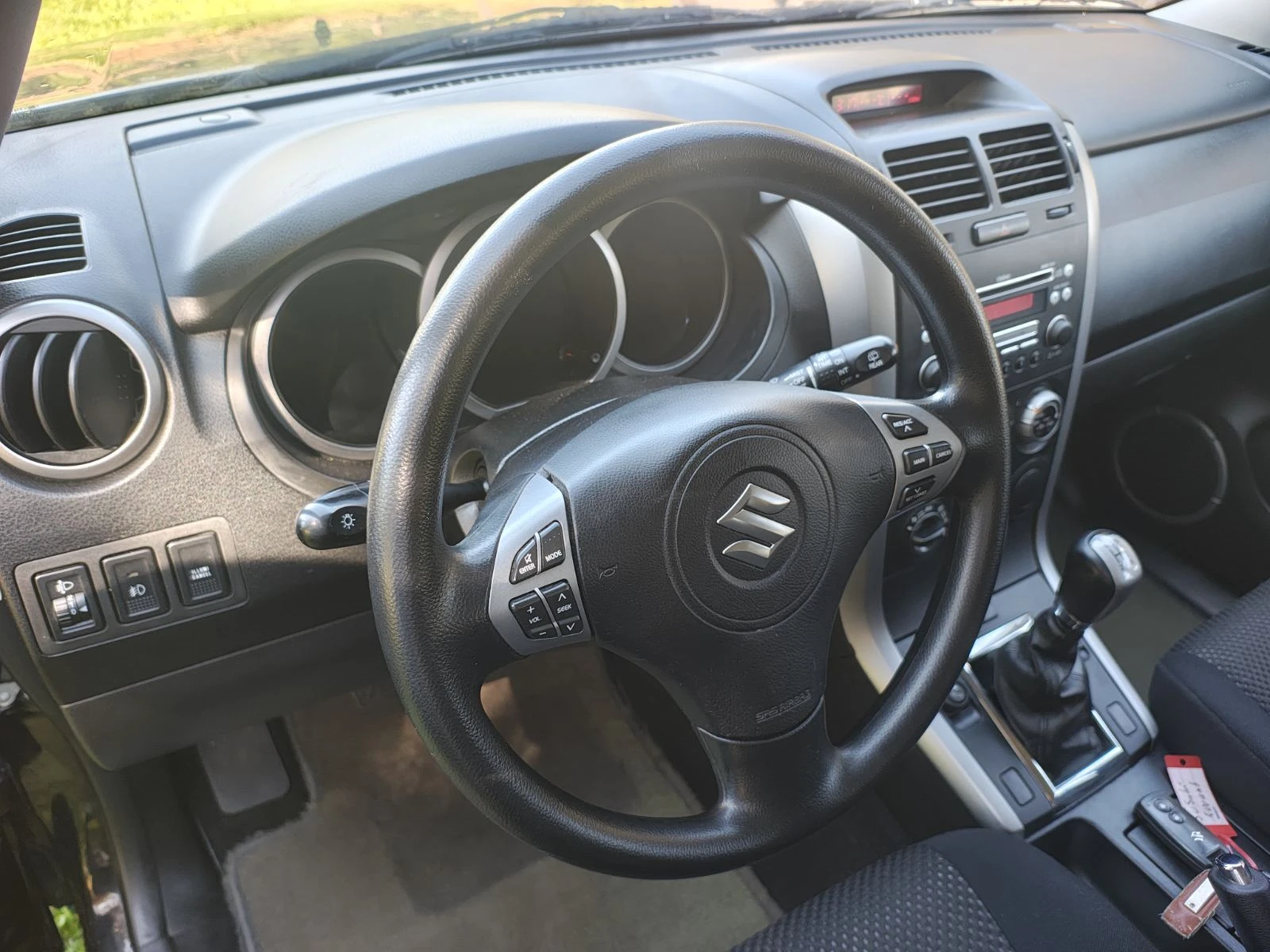 Suzuki Grand vitara 2.0 БЕНЗИН, снимка 8 - Автомобили и джипове - 55532932