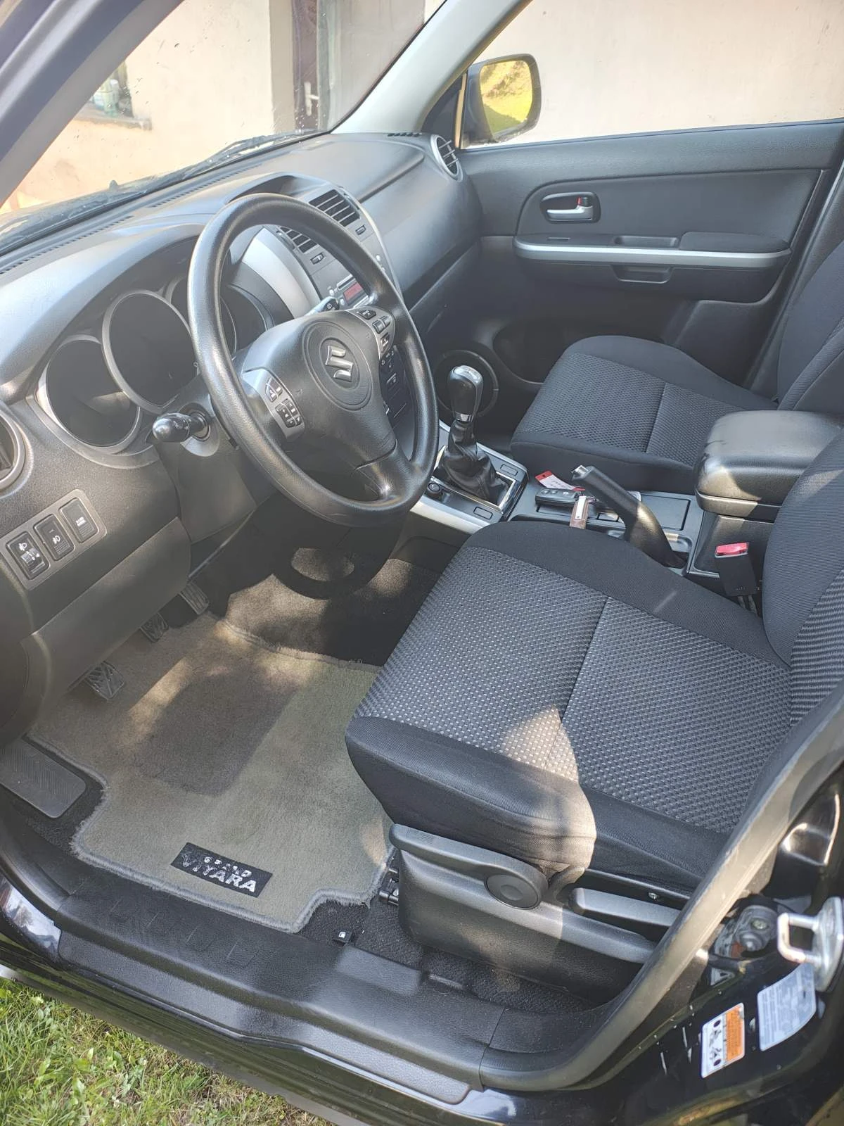 Suzuki Grand vitara 2.0 БЕНЗИН, снимка 7 - Автомобили и джипове - 55532932