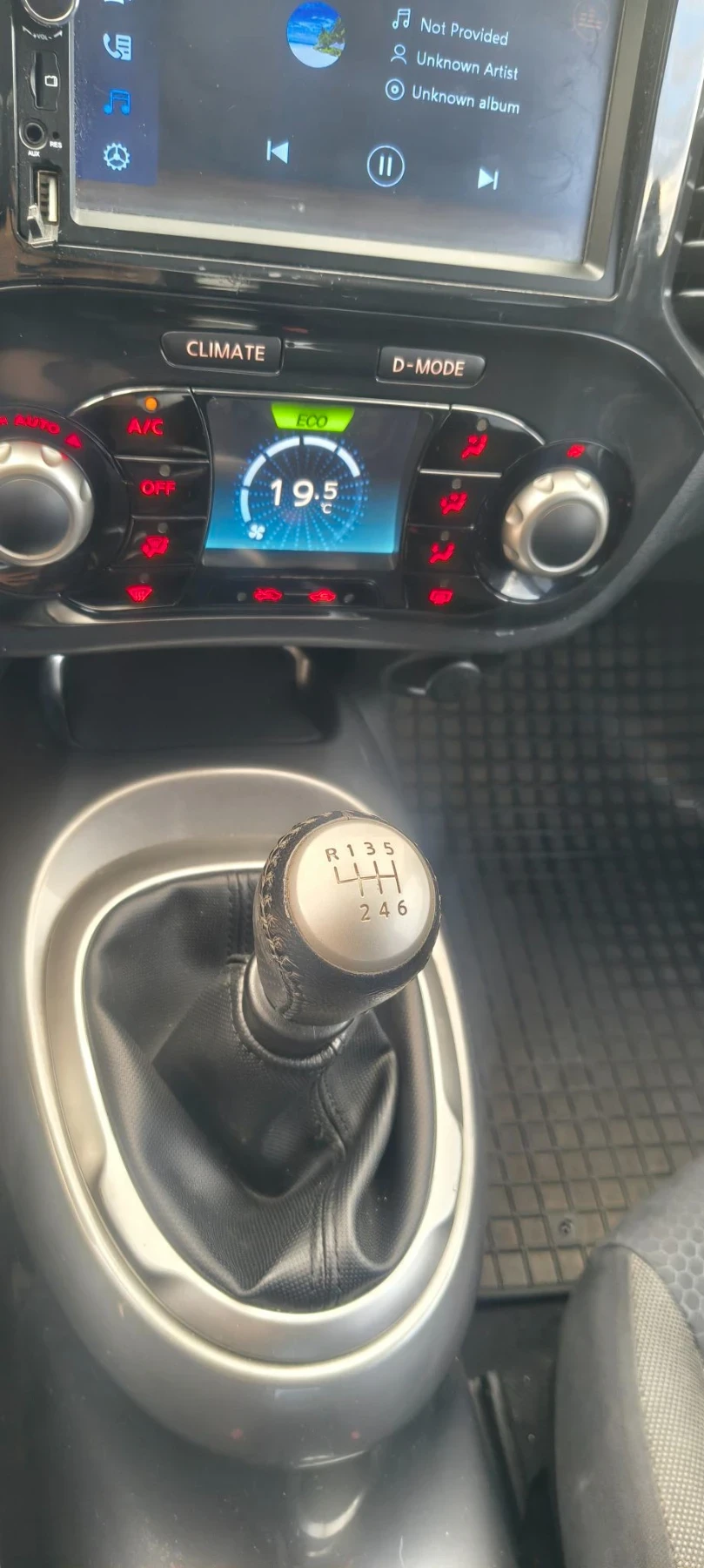 Nissan Juke, снимка 11 - Автомобили и джипове - 55578421