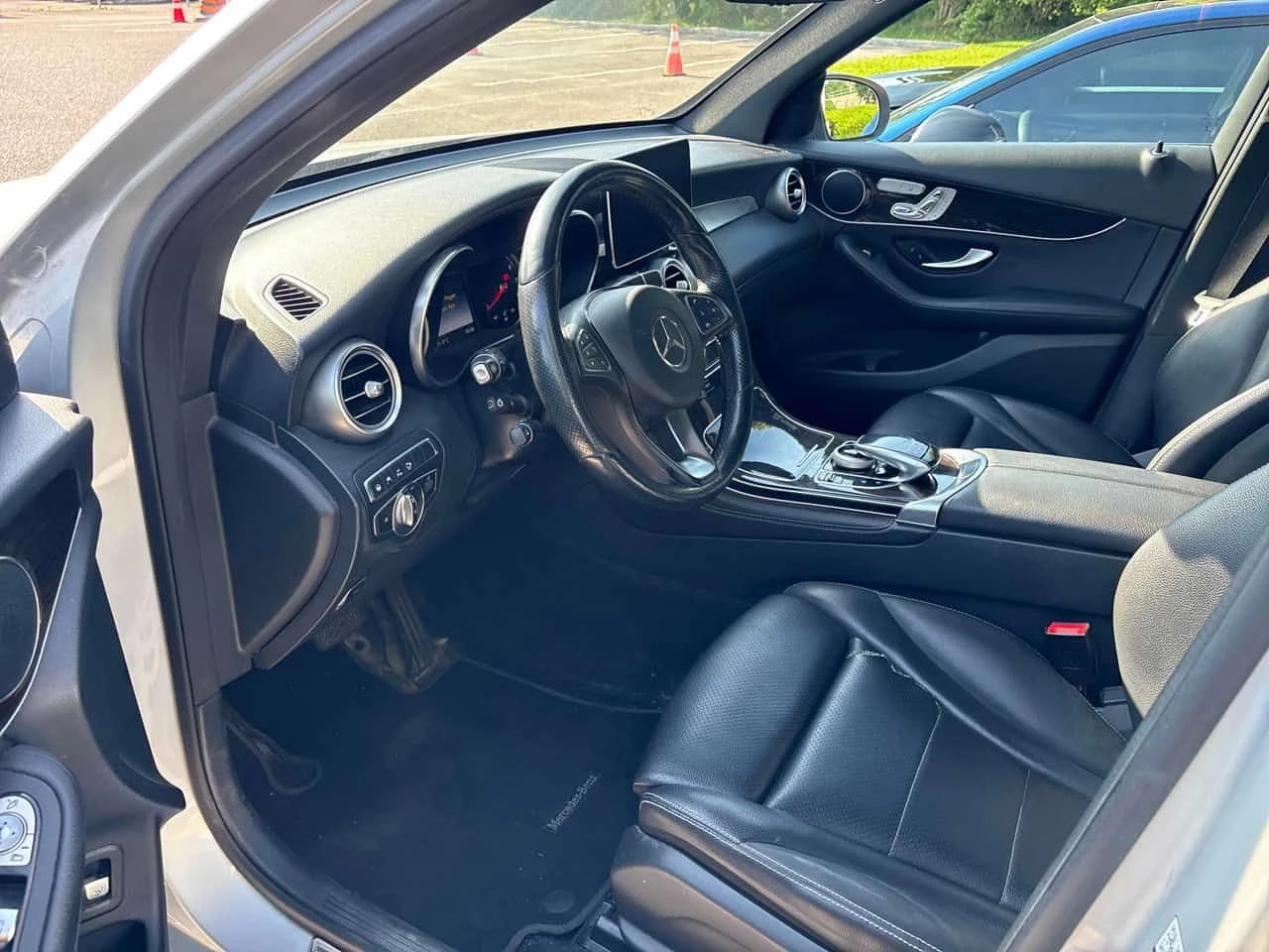 Mercedes-Benz GLC 300 * АВТОКРЕДИТ БЕЗ ПЪРВОНАЧАЛНА ВНОСКА* , снимка 5 - Автомобили и джипове - 55659499