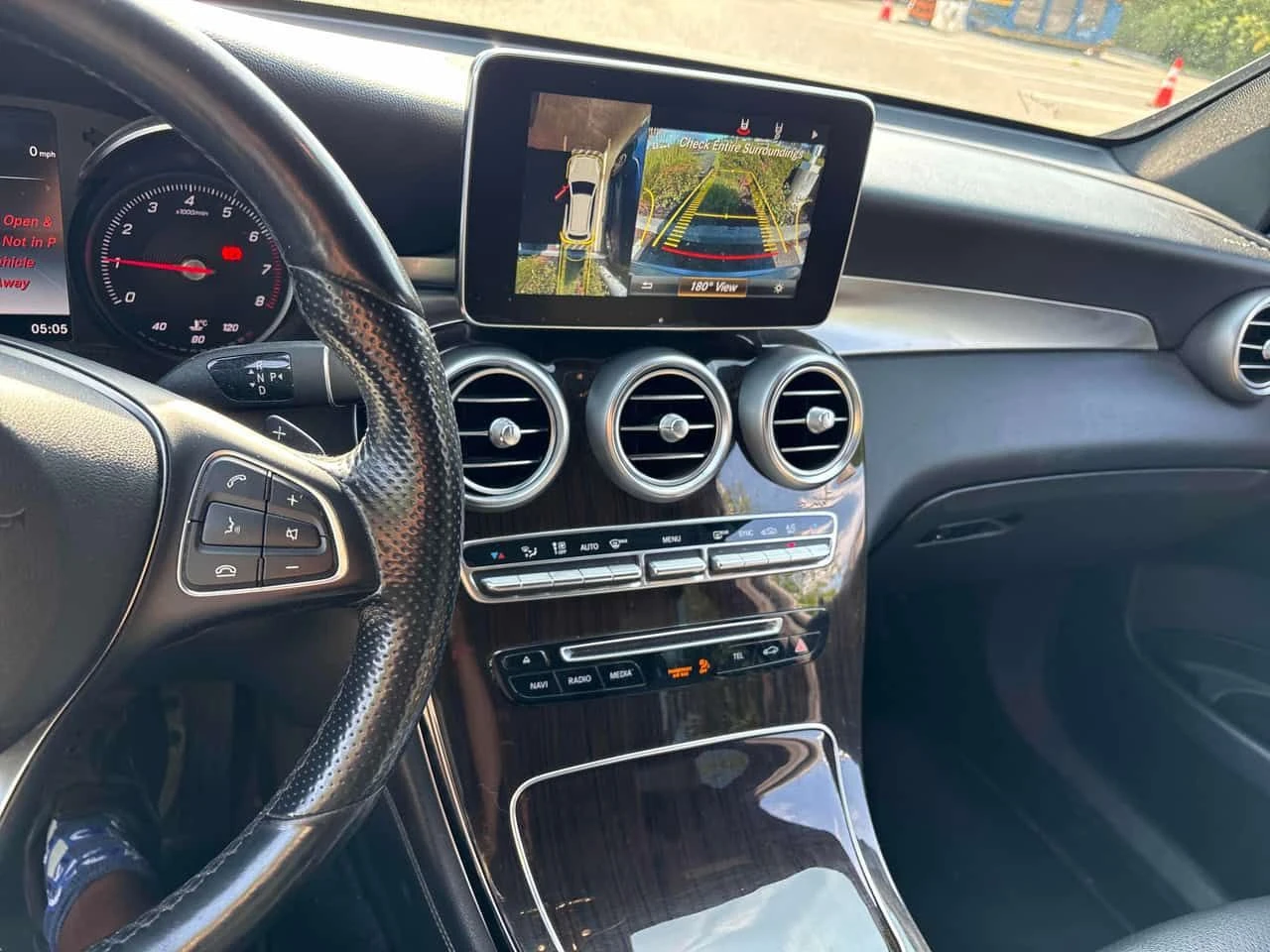 Mercedes-Benz GLC 300 * АВТОКРЕДИТ БЕЗ ПЪРВОНАЧАЛНА ВНОСКА* , снимка 9 - Автомобили и джипове - 55659499