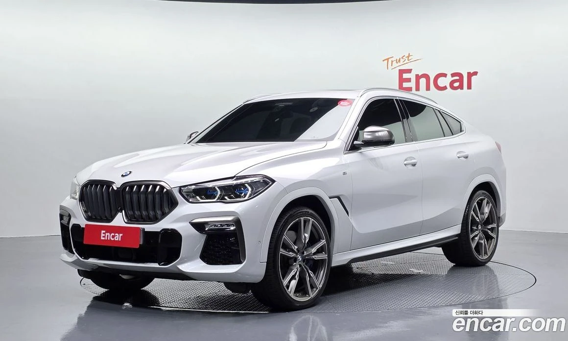 BMW X6 M50i