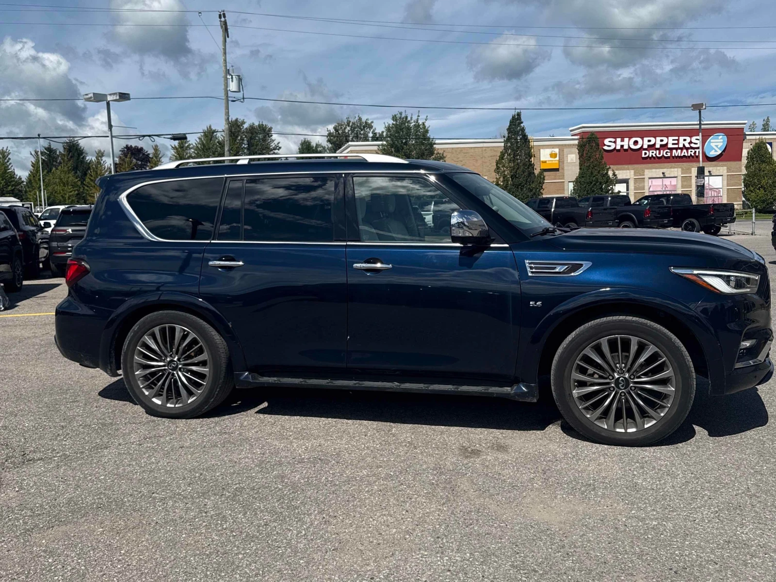 Infiniti QX80 * LUXE 7 Passenger * CARFAX * ���� �� �� | Mobile.bg � ����������� 4