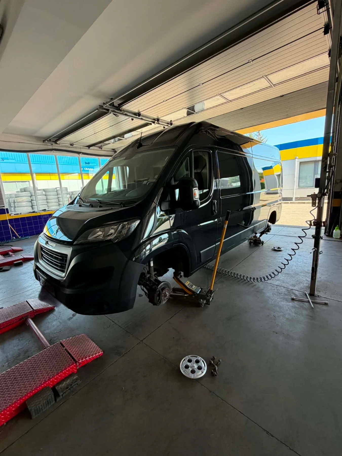 Peugeot Boxer, снимка 11 - Бусове и автобуси - 55730559