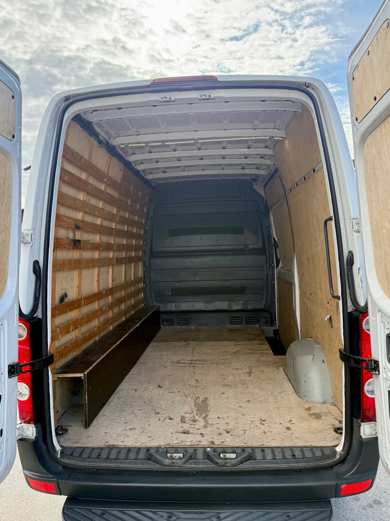 VW Crafter Безупречен* Работещ Климатик, снимка 8 - Бусове и автобуси - 56090377