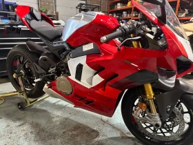 Ducati Panigale V4 R, снимка 2