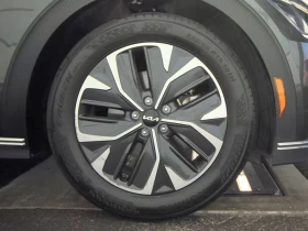 Kia EV6, снимка 11