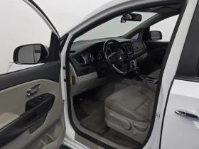 Kia Carnival 9-Seater Luxury, снимка 10