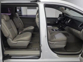 Kia Carnival 9-Seater Luxury, снимка 11