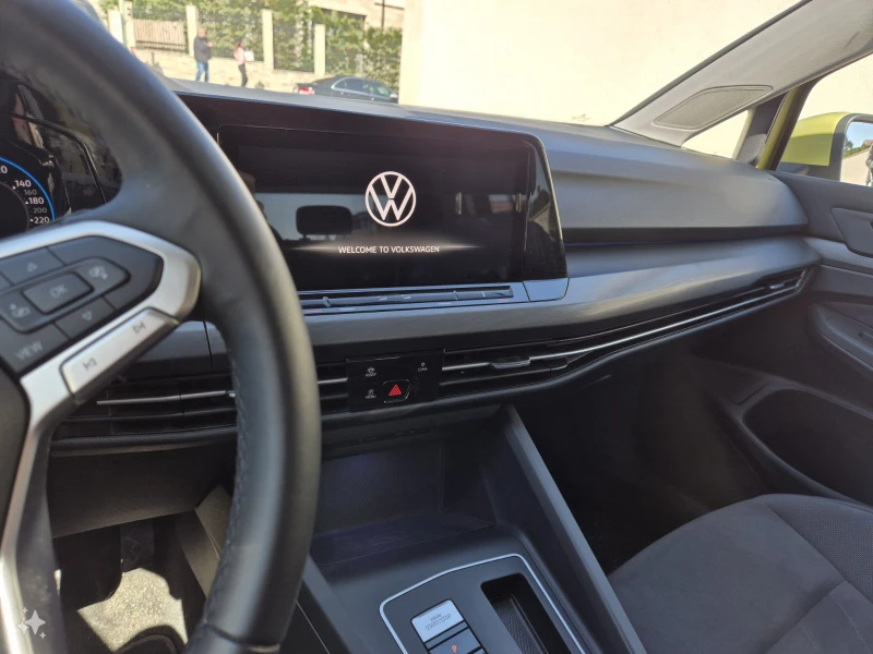 VW Golf 8 1.5 eTSI Style, снимка 7 - Автомобили и джипове - 48793393