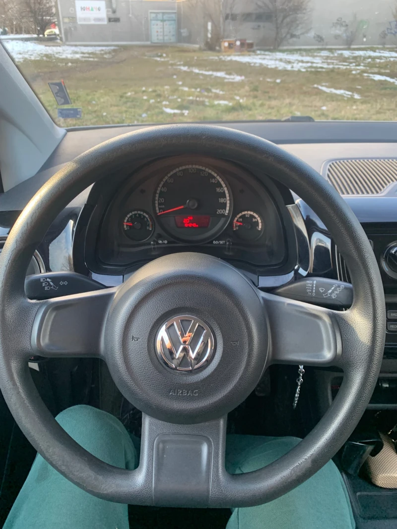 VW Up, снимка 6 - Автомобили и джипове - 49380077