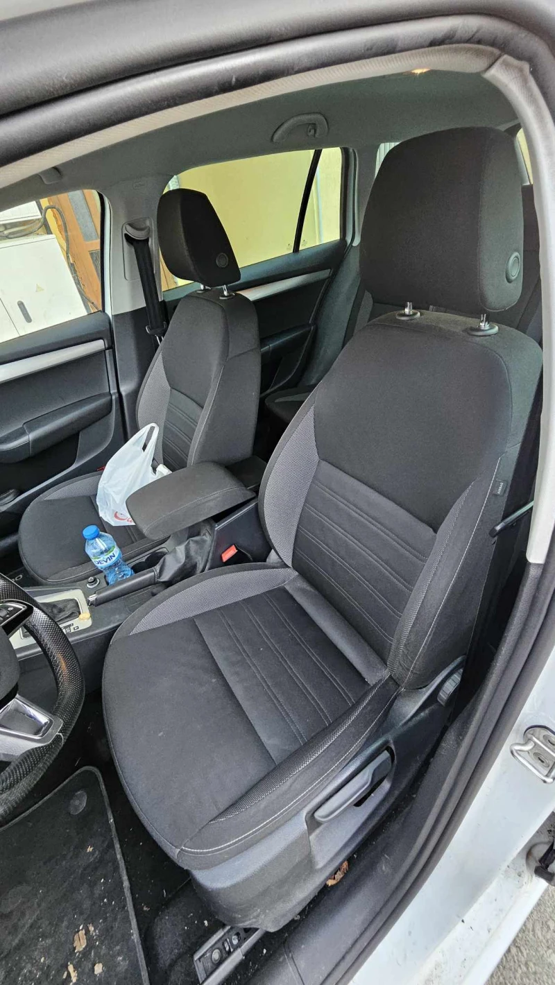 Skoda Octavia 1.6, снимка 10 - Автомобили и джипове - 49706515