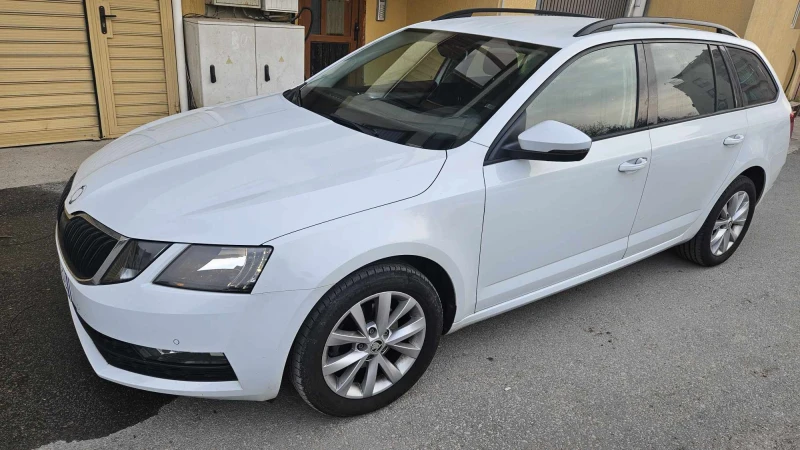 Skoda Octavia 1.6, снимка 9 - Автомобили и джипове - 49706515