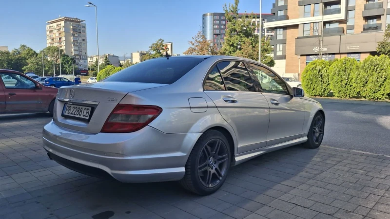 Mercedes-Benz C 220 AMG пакет, снимка 4 - Автомобили и джипове - 51185856