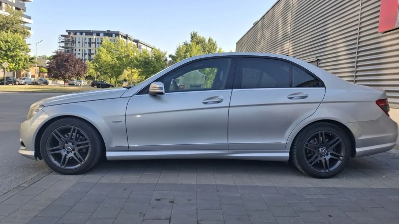 Mercedes-Benz C 220 AMG пакет, снимка 6 - Автомобили и джипове - 51185856