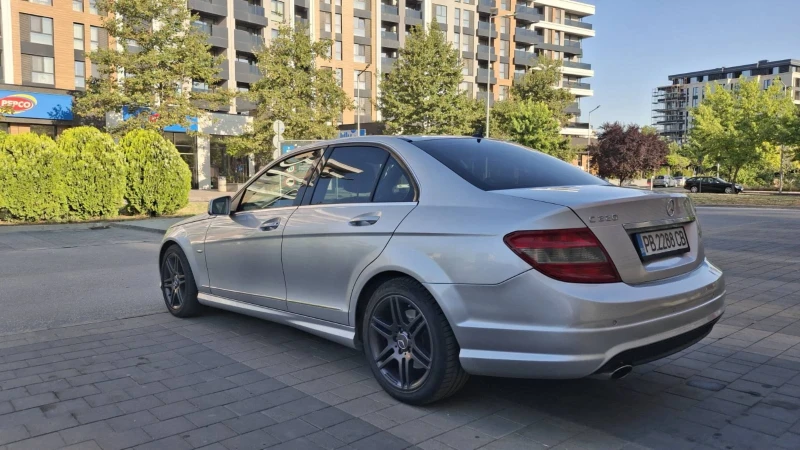 Mercedes-Benz C 220 AMG пакет, снимка 3 - Автомобили и джипове - 51185856