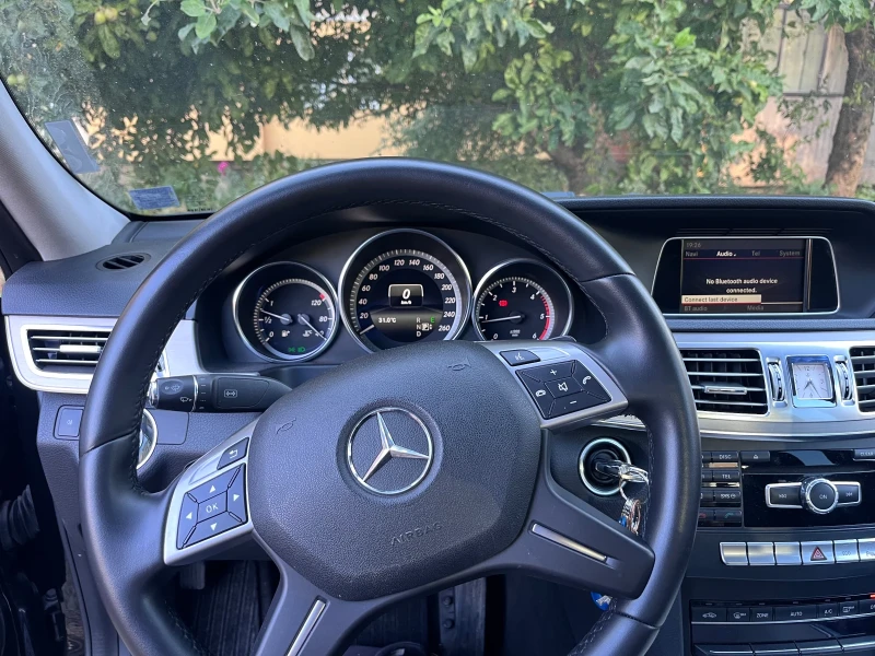 Mercedes-Benz E 220, снимка 6 - Автомобили и джипове - 50799898