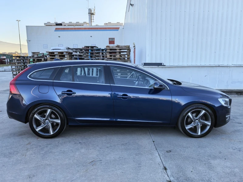 Volvo V60 2.0D4 Ocean Race 8-скорости!!!FULL!!! TOP MODEL!!!, снимка 8 - Автомобили и джипове - 52415822