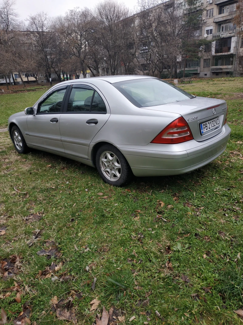 Mercedes-Benz C 200 kompressor с газ, снимка 6 - Автомобили и джипове - 53034454