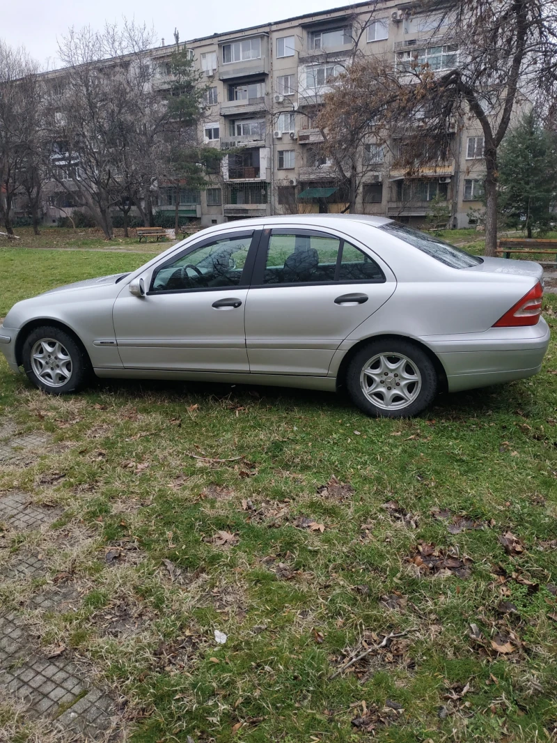 Mercedes-Benz C 200 kompressor с газ, снимка 7 - Автомобили и джипове - 53034454