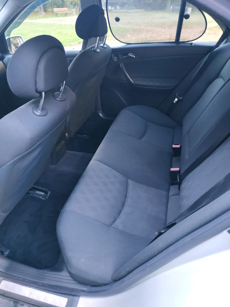 Mercedes-Benz C 200 kompressor с газ, снимка 9 - Автомобили и джипове - 53034454