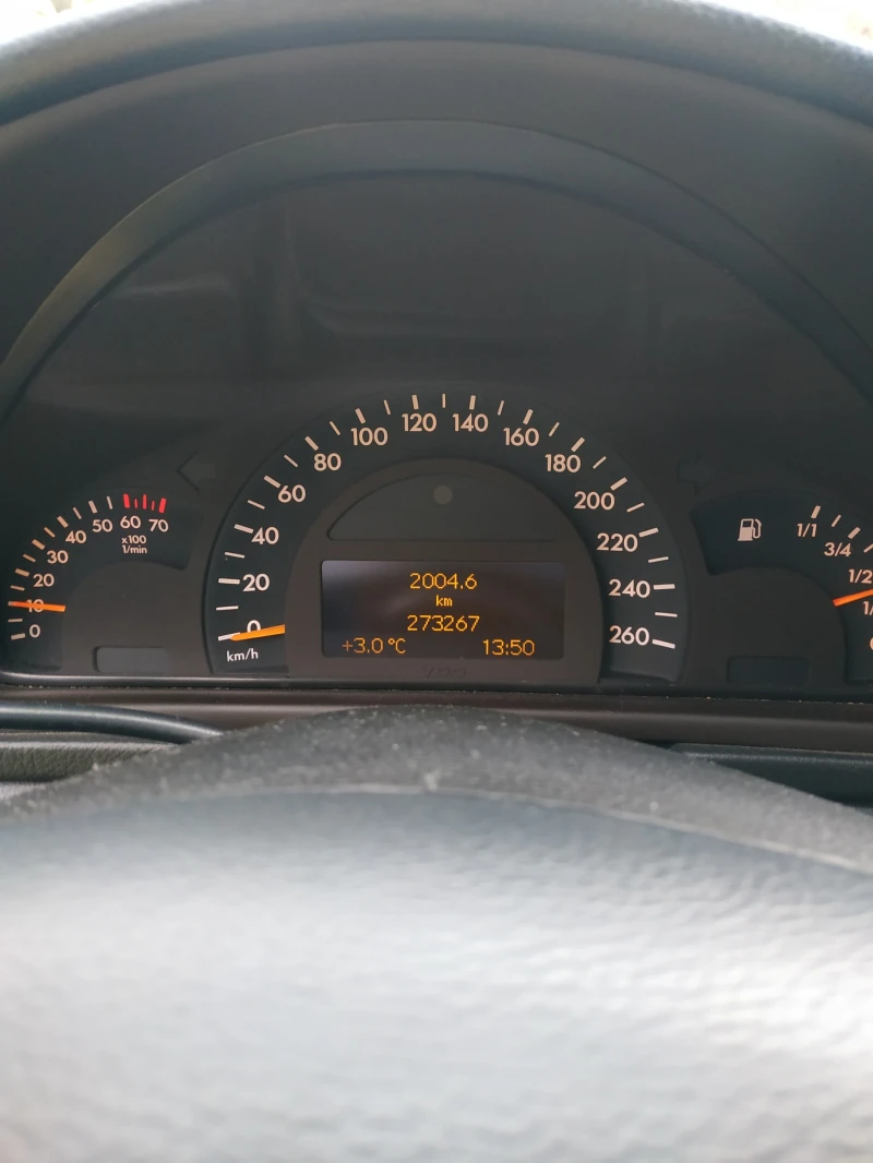 Mercedes-Benz C 200 kompressor с газ, снимка 10 - Автомобили и джипове - 53034454