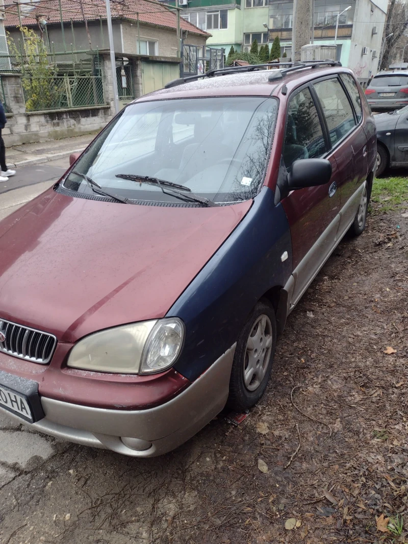 Kia Carens 1.8 i, снимка 4 - Автомобили и джипове - 53060299