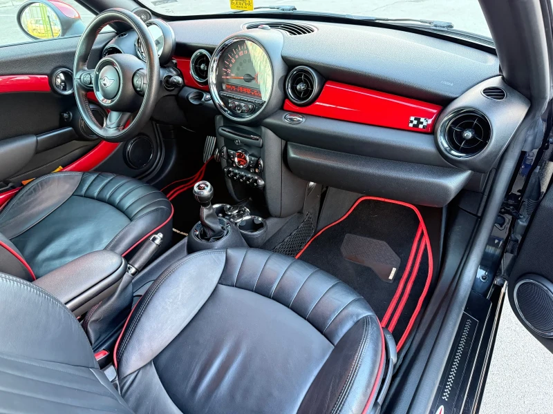 Mini John Cooper Works ЕДИН В ЕВРОПА* HarmanKardon* ПОДГРЕВ* АВТОПИЛОТ* K, снимка 13 - Автомобили и джипове - 53110767