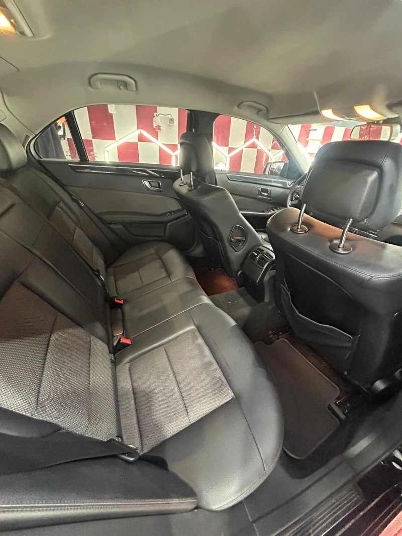 Mercedes-Benz E 220 BLUE EFFCIENCY, снимка 12 - Автомобили и джипове - 53279389