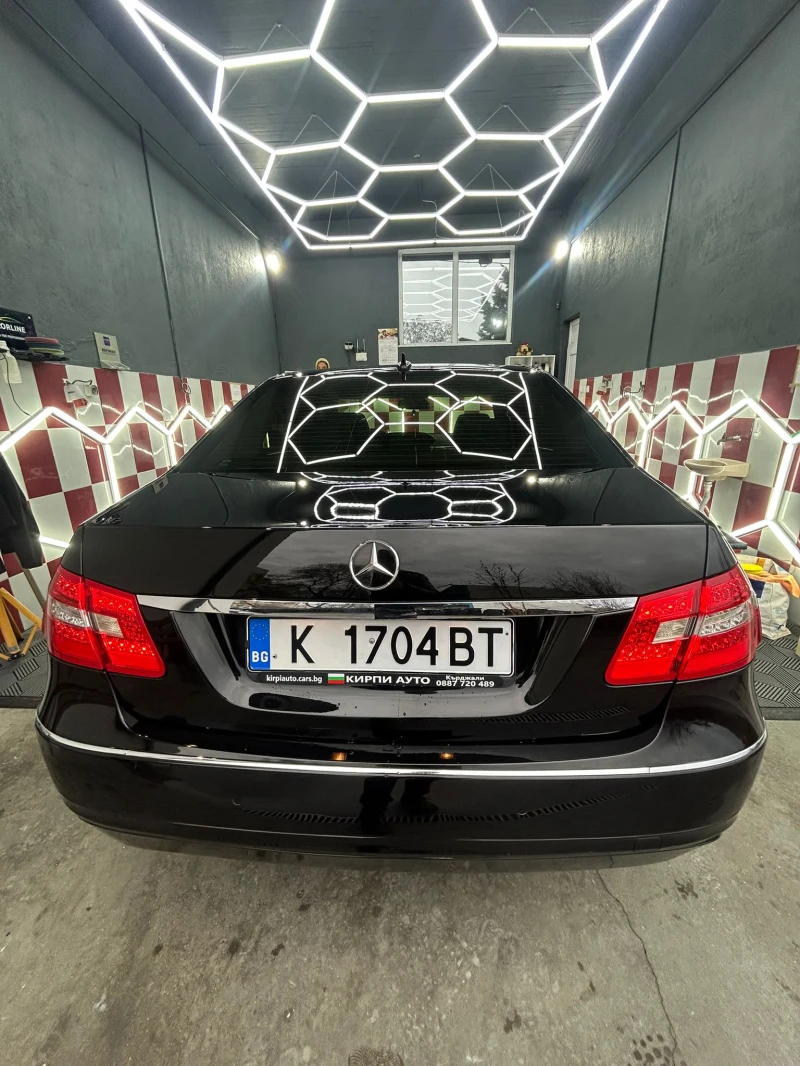 Mercedes-Benz E 220 BLUE EFFCIENCY, снимка 2 - Автомобили и джипове - 53279389