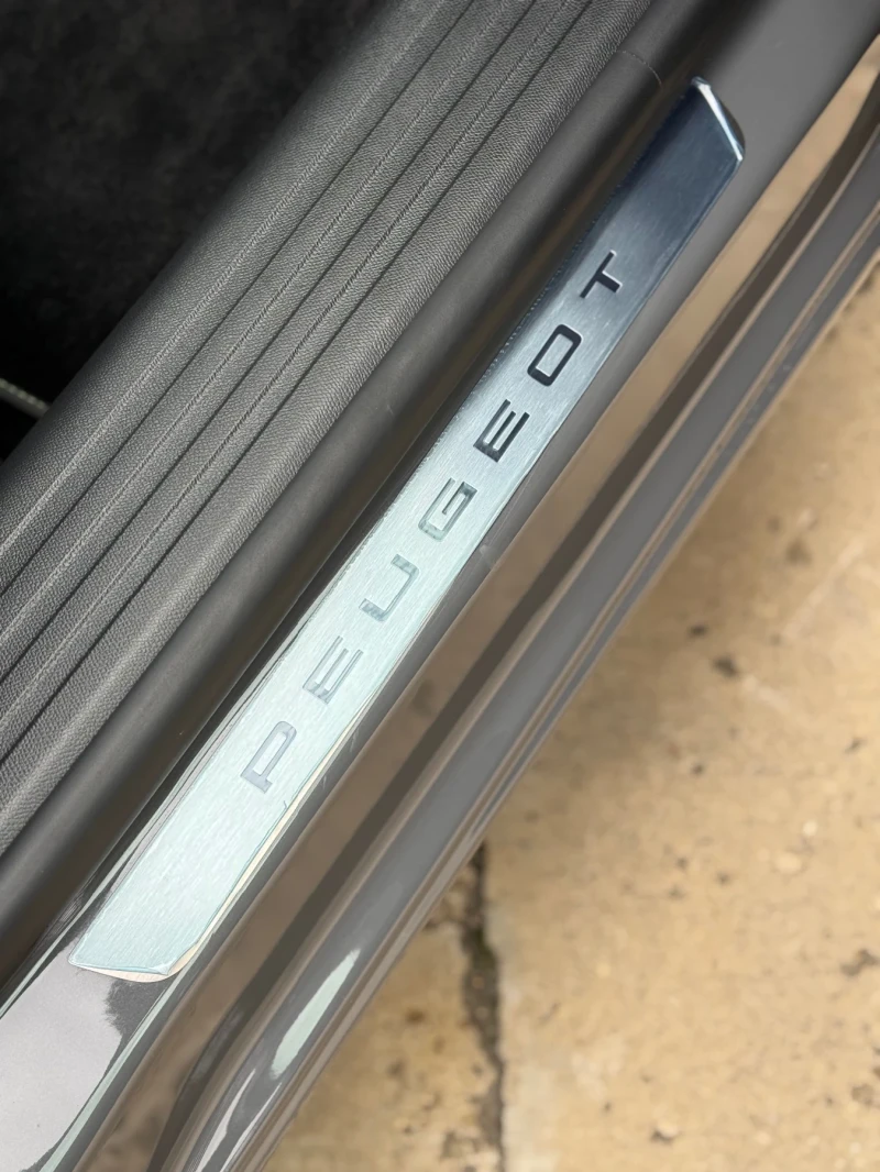 Peugeot 2008, снимка 13 - Автомобили и джипове - 53491204