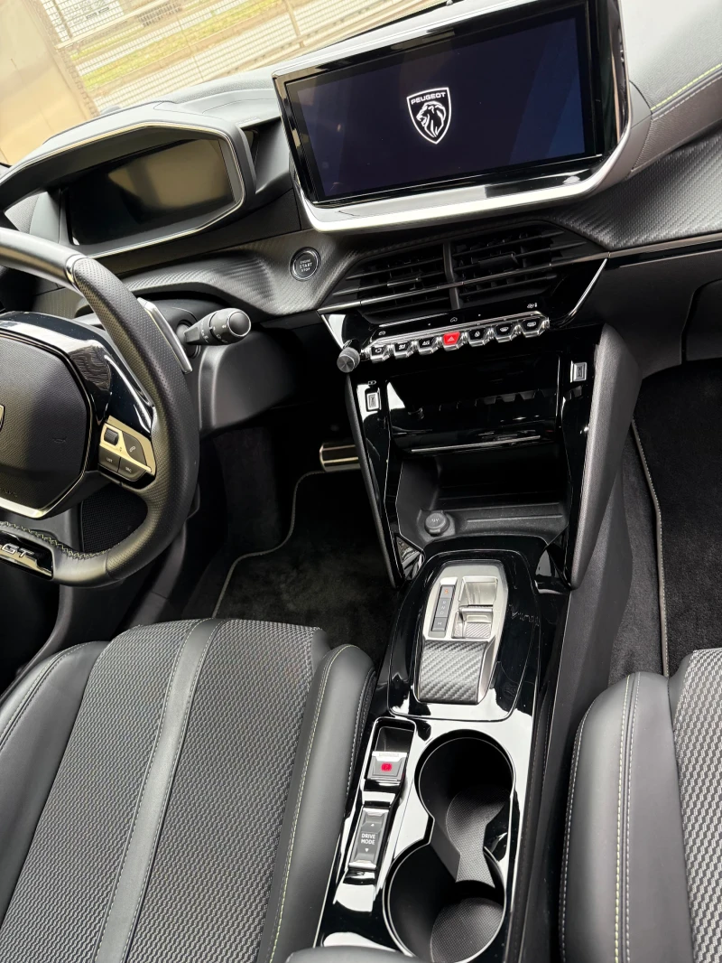 Peugeot 2008, снимка 12 - Автомобили и джипове - 53491204