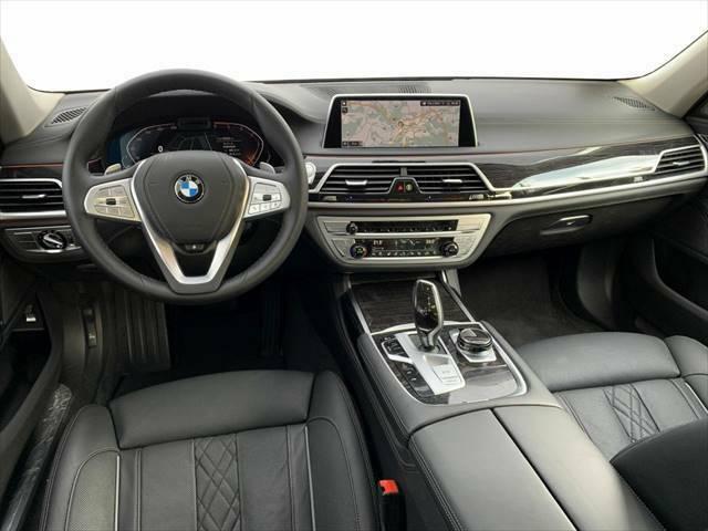 BMW 750 d xDrive, снимка 8 - Автомобили и джипове - 22887310