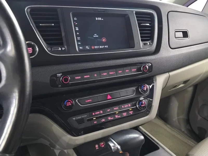 Kia Carnival 9-Seater Luxury, снимка 16 - Автомобили и джипове - 55278408