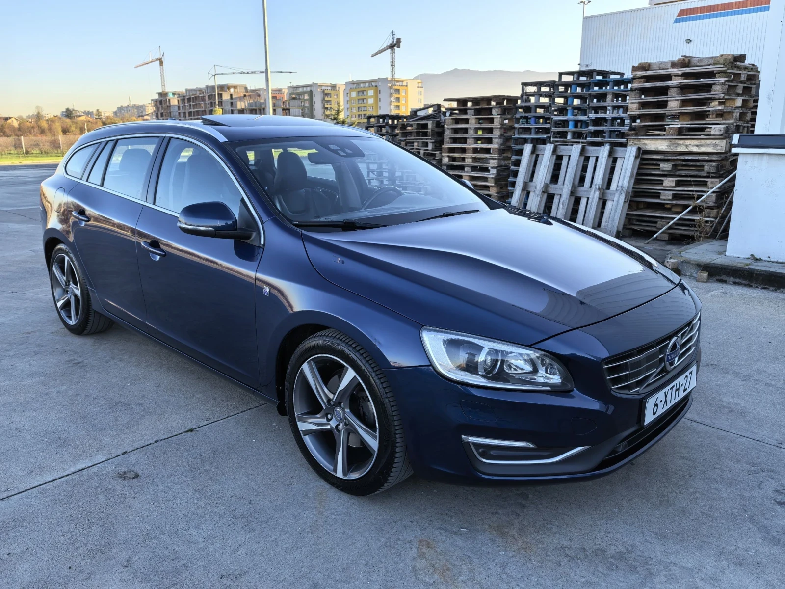 Volvo V60 2.0D4 Ocean Race 8-скорости!!!FULL!!! TOP MODEL!!!, снимка 1