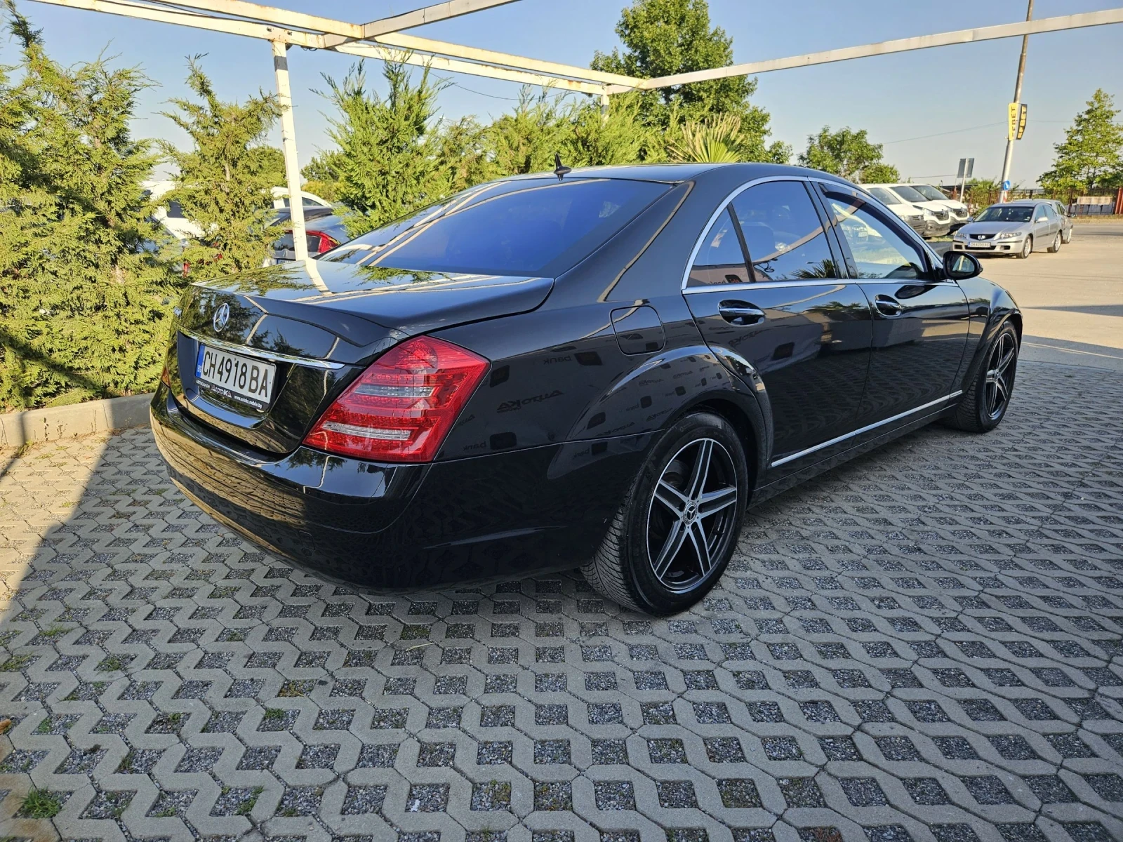 Mercedes-Benz S 500 5.5i-388кс= DISTRONIC= ШИБЕДАХ= H&K= КСЕНОН - изображение 3