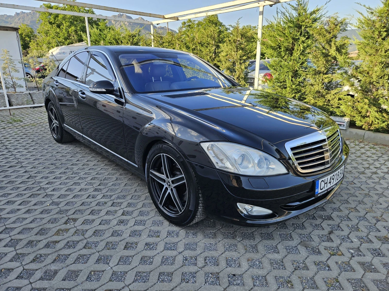 Mercedes-Benz S 500 5.5i-388кс= DISTRONIC= ШИБЕДАХ= H&K= КСЕНОН - изображение 2