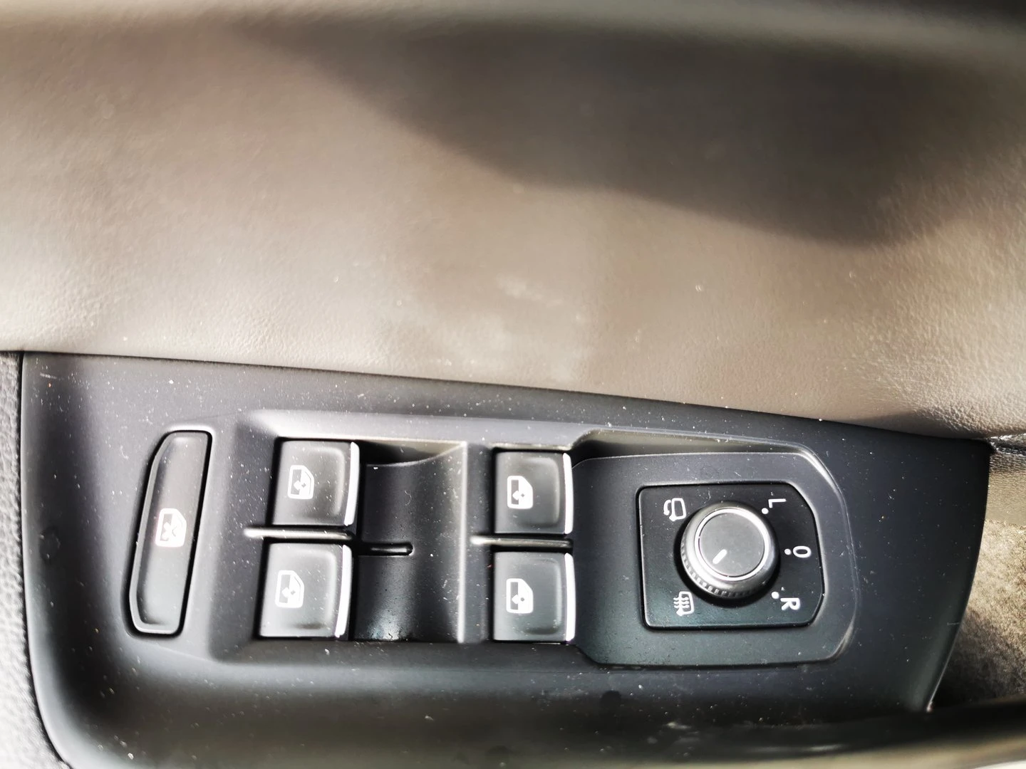 VW Passat 2.0 TDI BMT DSG Highline | Mobile.bg � ����������� 14