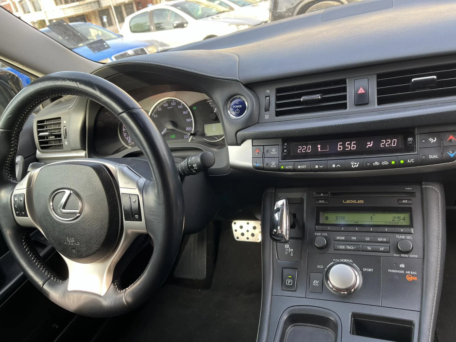 Lexus CT 200h, снимка 6 - Автомобили и джипове - 53708249
