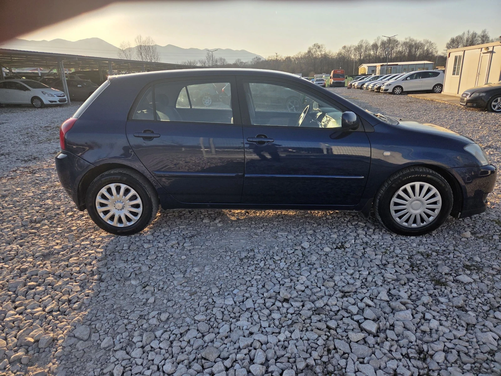 Toyota Corolla 2.0tdi* klima* , снимка 4 - Автомобили и джипове - 53829886