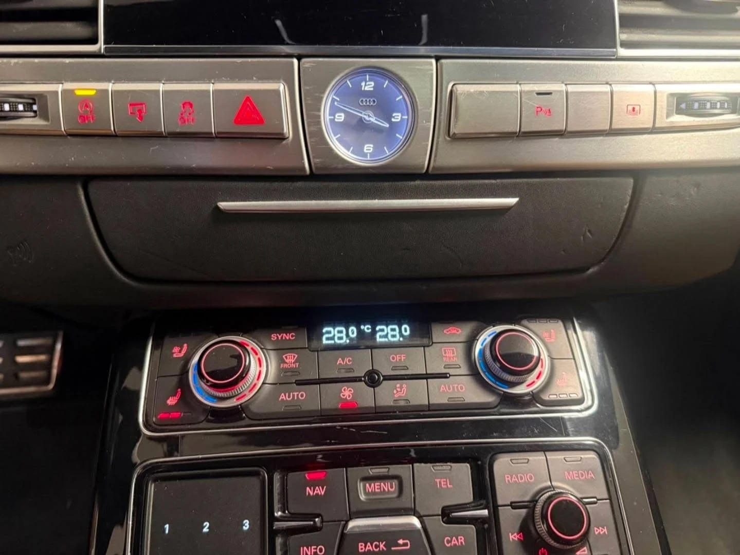 Audi S8 4.0 V8 BLACK EDITION MATRIX B&O HUD ЛИЗИНГ 100%, снимка 9 - Автомобили и джипове - 54097056