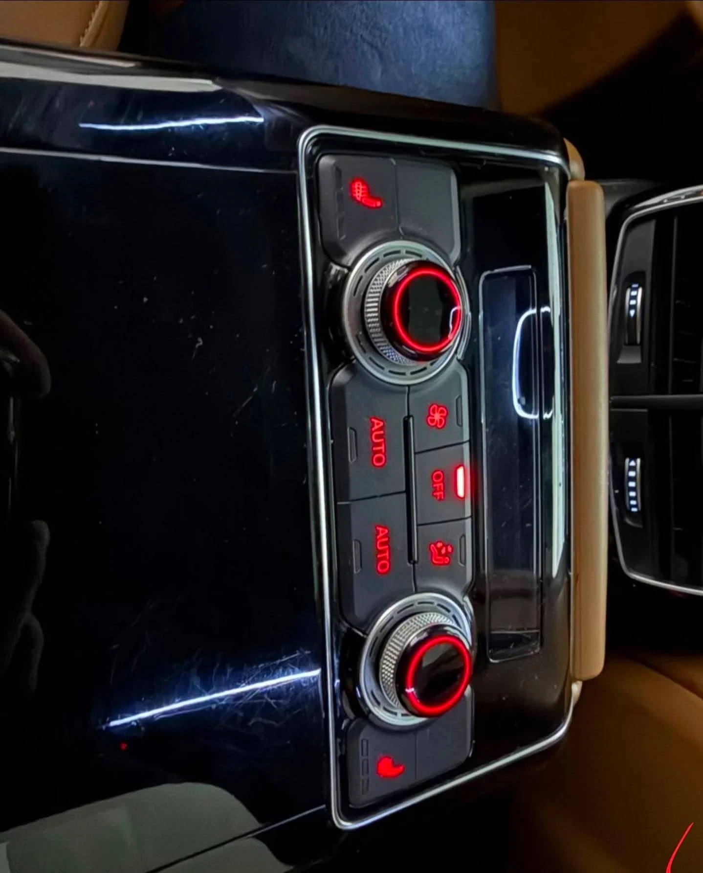 Audi S8 4.0 V8 BLACK EDITION MATRIX B&O HUD ЛИЗИНГ 100%, снимка 15 - Автомобили и джипове - 54097056