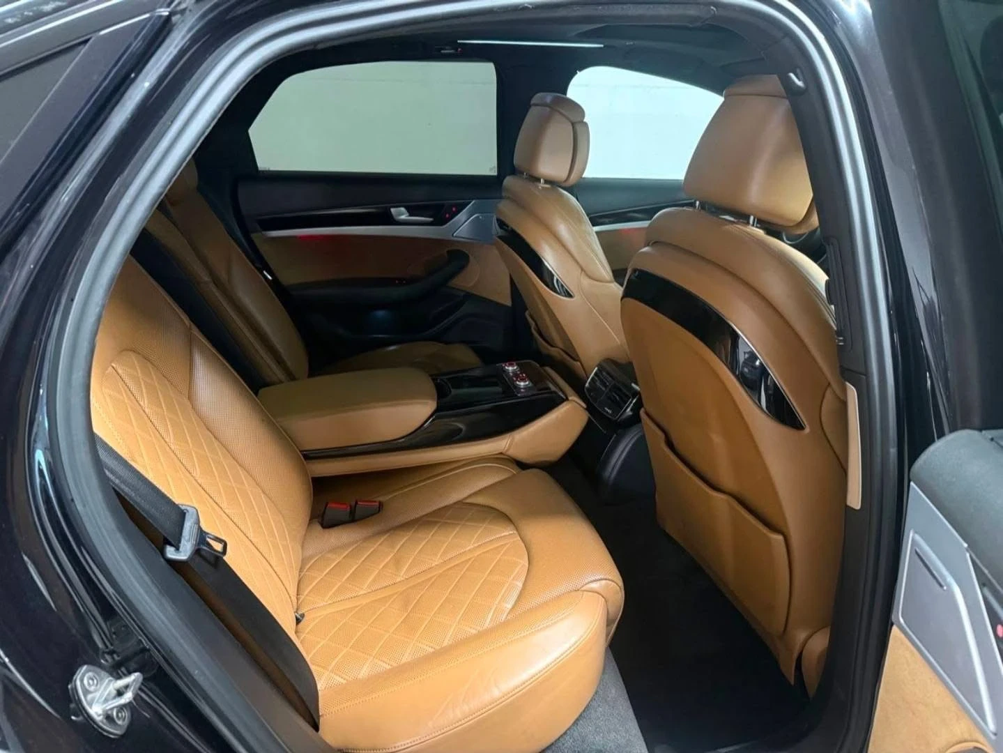 Audi S8 4.0 V8 BLACK EDITION MATRIX B&O HUD ЛИЗИНГ 100%, снимка 16 - Автомобили и джипове - 54097056