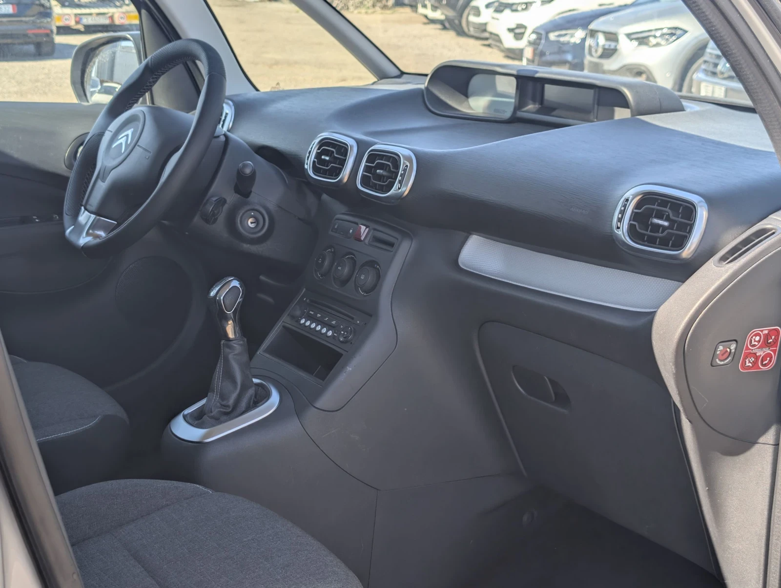 Citroen C3 Picasso 1.6D* Face* Euro6, снимка 12 - Автомобили и джипове - 54118015