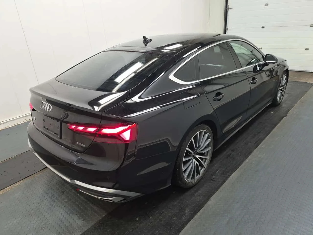 Audi A5 S-Line * PROGRESSIV * CARFAX * Един собственик * , снимка 3 - Автомобили и джипове - 54856279
