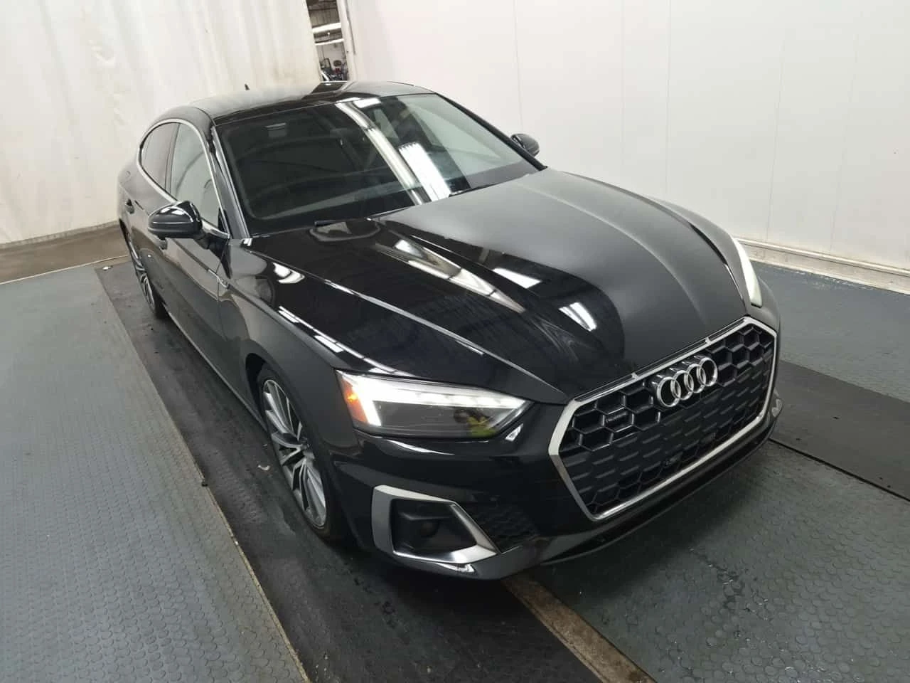 Audi A5 S-Line * PROGRESSIV * CARFAX * Един собственик * , снимка 2 - Автомобили и джипове - 54856279