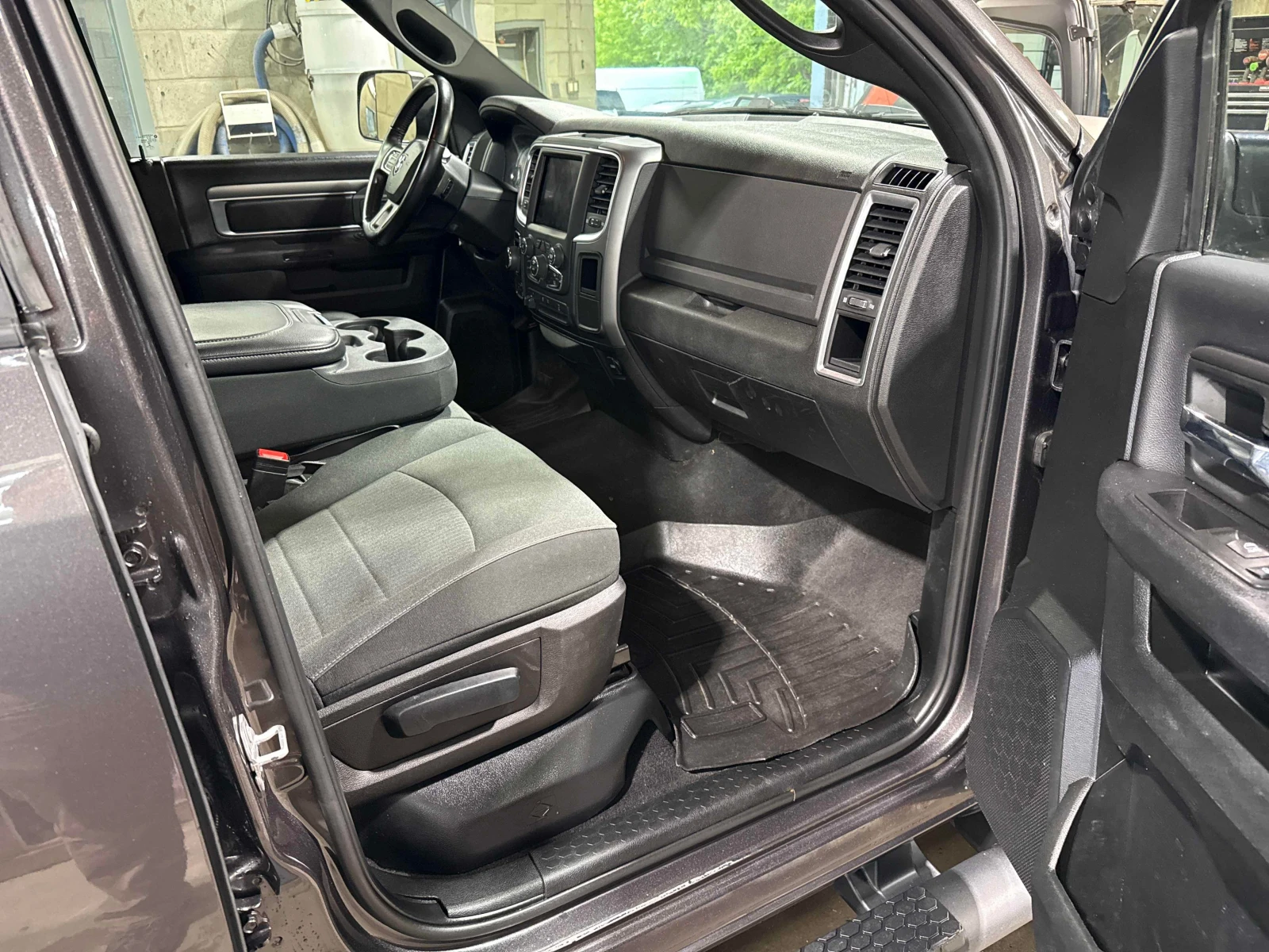 Dodge Avenger 5.7L 8cyl 4WD | Mobile.bg � ����������� 14